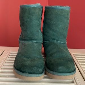 UGG emerald green size 7
